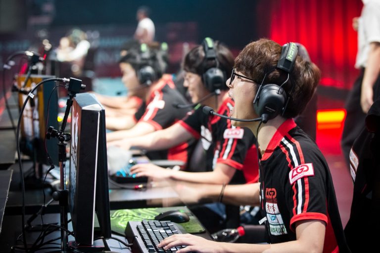 Esports Rising Stars: The New Generation Powering Competitive Gaming